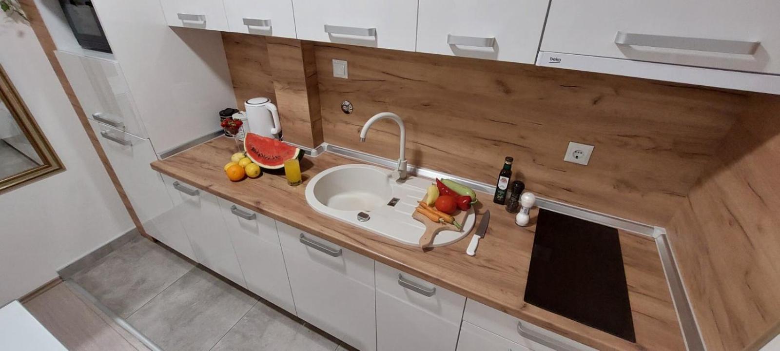 Apartmani Abbazia Banja Luka Værelse billede